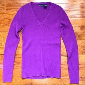 Ribbed v-neck shirt